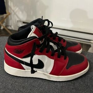 Air Jordan 1 Mids
